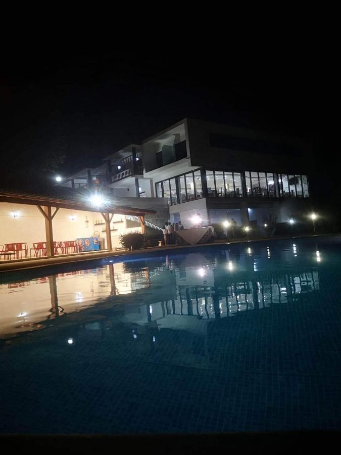 אגיאר דה ביירה Restaurante Residencial Pizzaria S. Estevao מראה חיצוני תמונה